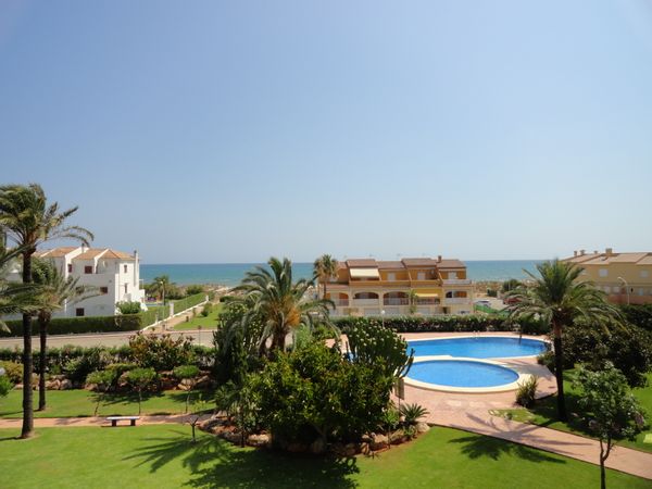 La maison de Alberto, Lorena Y Familia
