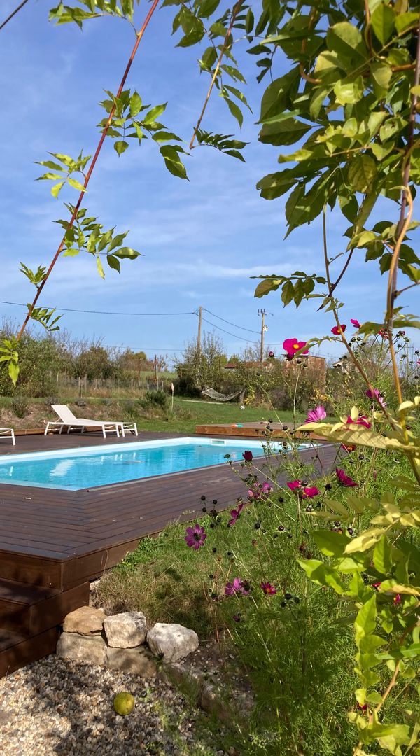 La maison de Souvigny (Savoir nager cause piscine)