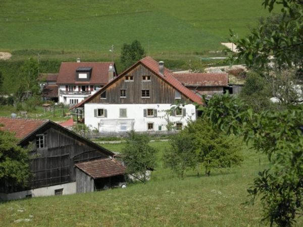 Maison au naturel, à Soulce, Suisse