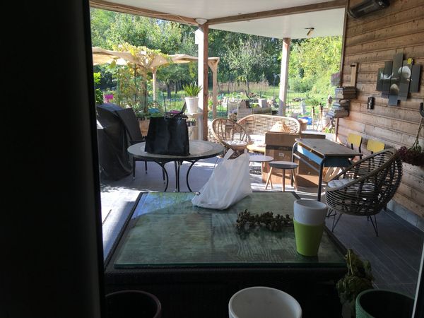 Rez de chaussée terrasse jardin spa et un petit bois. Lille Reims et Paris a 100km Minimum 3 nuits