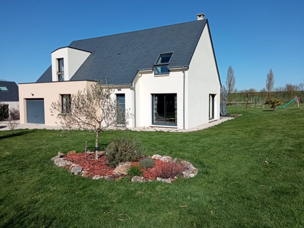 Maison récente dans la campagne tourangelle