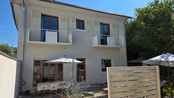 Chambre privée avec vue sur les montagnes, accessible sans voiture