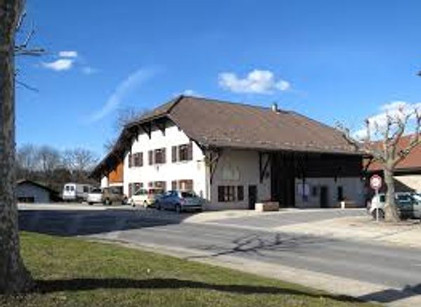 Le Petit Village
