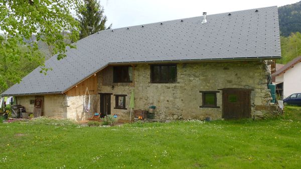 ACTUELLEMENT INDISPONIBLE - Belle ferme entre lac et montagnes