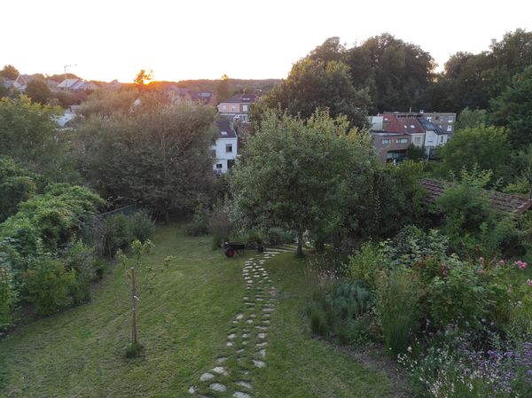 Maison familiale avec grand jardin et étang de natation près de Bruxelles