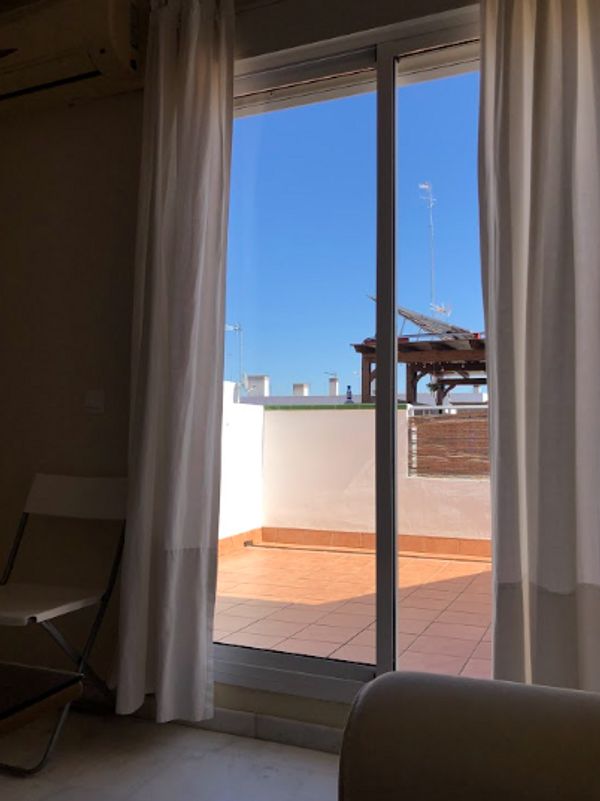 Private Room within equiped appartment with nice roof terrace - Habitacion privada muy bien ubicada en Nervion