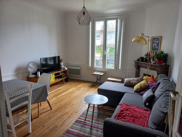 Bel appartement 2 chambres à deux pas de Paris avec un chat