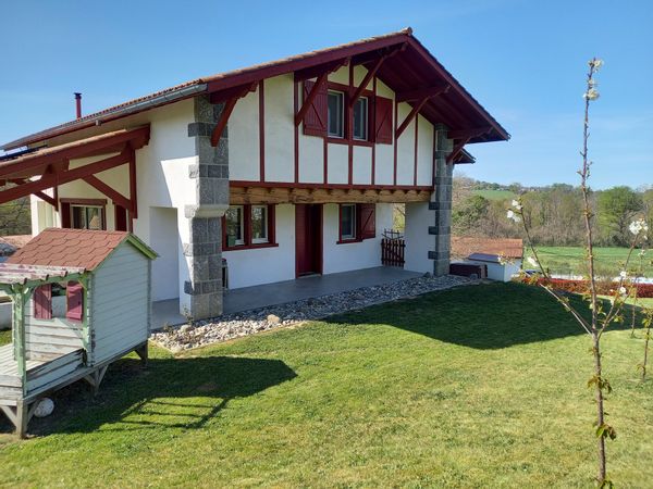 La maison de Eztitxu, Maxime, Maddi et Ganix