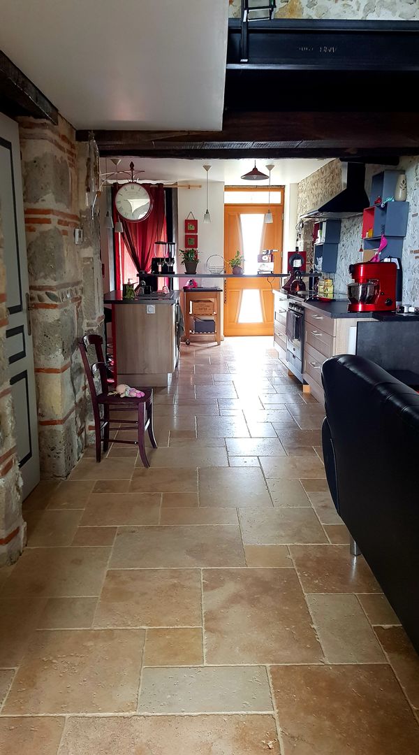 Deux chambres avec salle de bain privé disponible dans la maison de Laure.