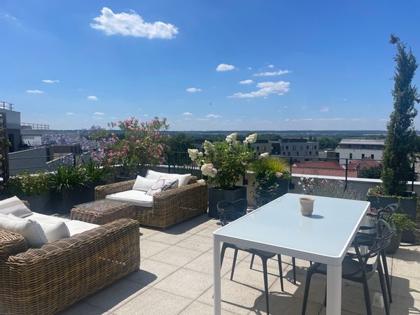 Terrasse rooftop plein sud - 3ch - Voiture: 5min Château Versailles / 20mn Paris