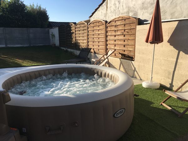 Maison familiale avec jaccuzi 20 ' de la mer. Nord Ouest Vendée.