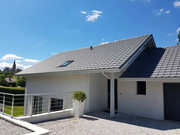 Maison moderne avec grand jardin à 10' du centre ville d'Annecy