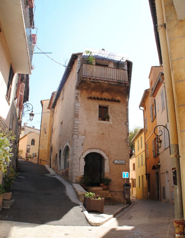 Tout prés de Nice - Maison de Village au bord de la Rivière