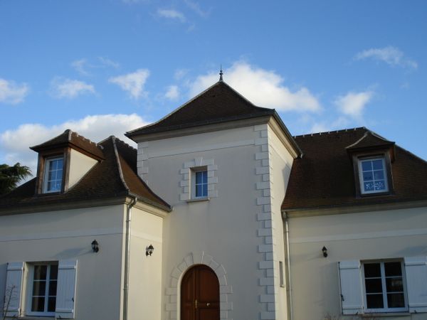A large and nice home near Paris ! Welcome ! You will enjoy !
