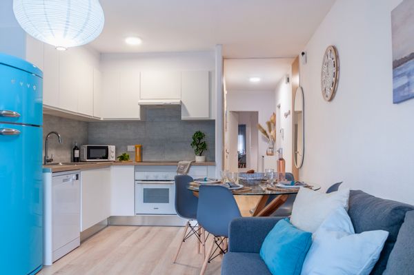 APARTAMENTO SOLEADO EN PATTAYA FRENTE AL CANAL