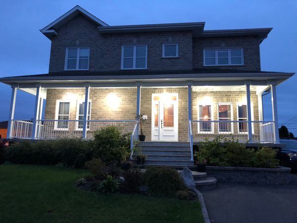Grande Maison lumineuse à Saguenay