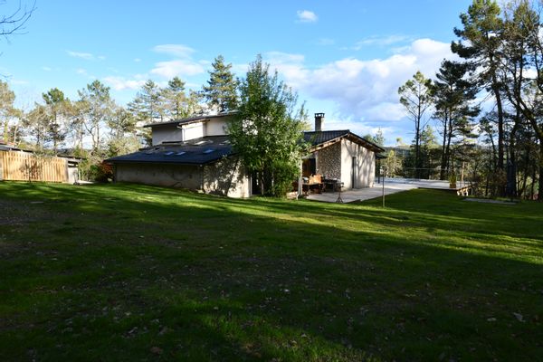 La maison de Anne dans les bois, avec piscine -  Périgueux, Dordogne, France
