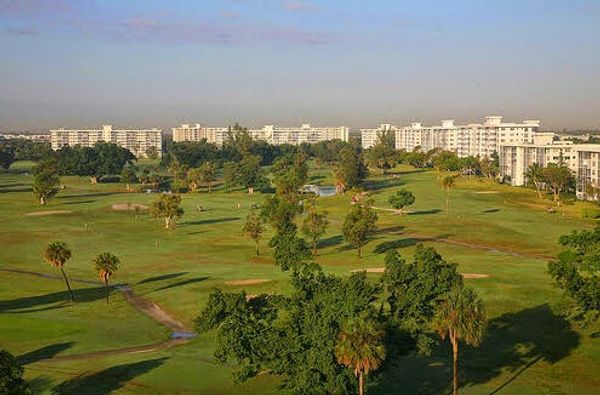 Family-Friendly Condo near Beach & Golf