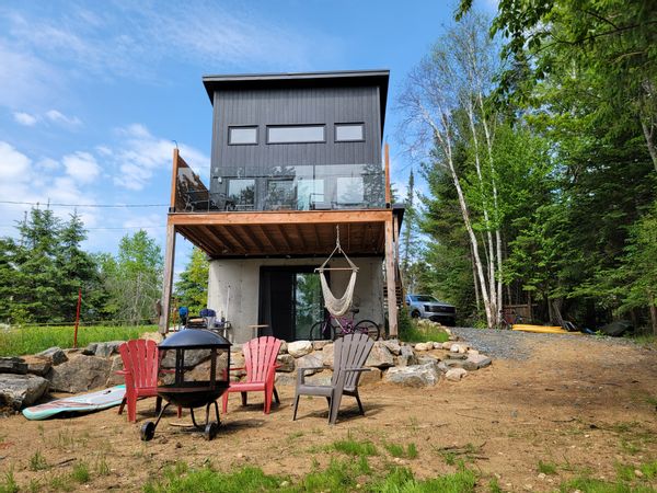 Logan's Cottage by the Wata