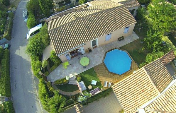 Notre maison de Provence, soleil et douceur de vivre.