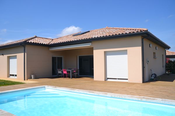 Maison avec piscine en Ardèche verte