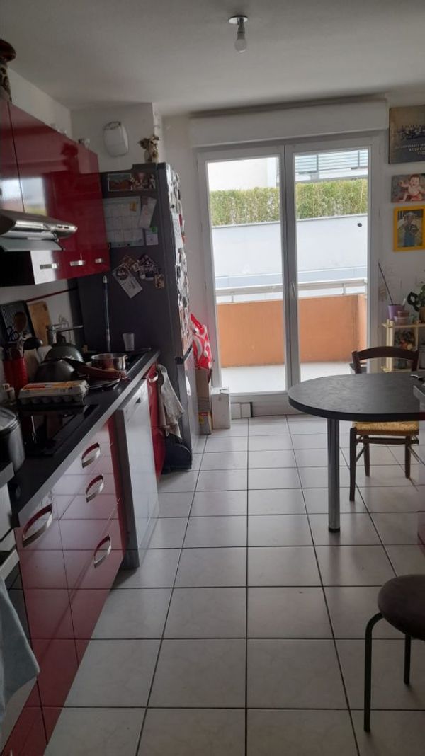 Appartement au calme avec une belle pièce à vivre aux carrefours des grandes villes des Alpes