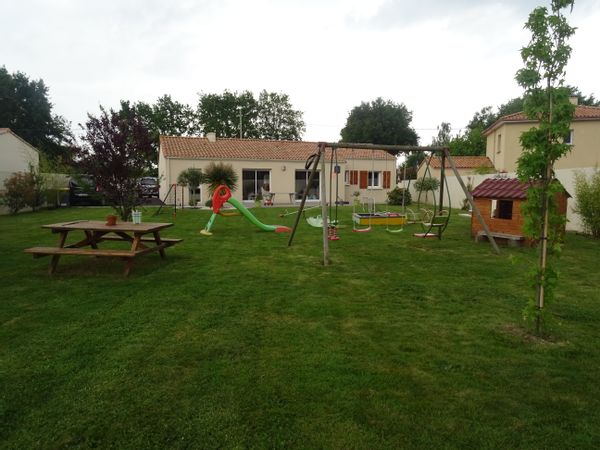 Maison spacieuse avec grand jardin