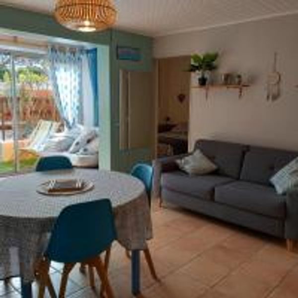 Joli appartement tout proche mer dans Résidence calme avec piscine privée.