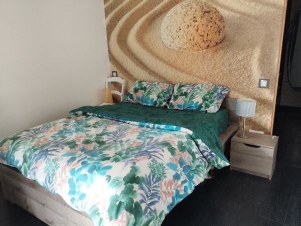 chambre privée au pied des montagnes
