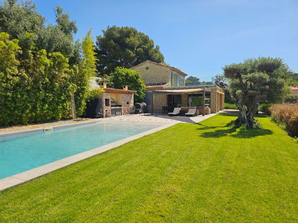 Maison des oliviers à 6km de la mer