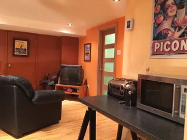 Le studio orange! En plein Montréal...