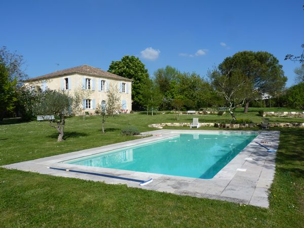Grande maison de 400m² avec piscine aux portes  de BORDEAUX et du vignoble