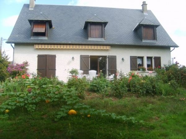 maison à Montaignac-Saint-Hippolyte, France