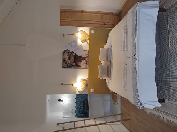 Dépendance avec jacuzzi vue Dominique