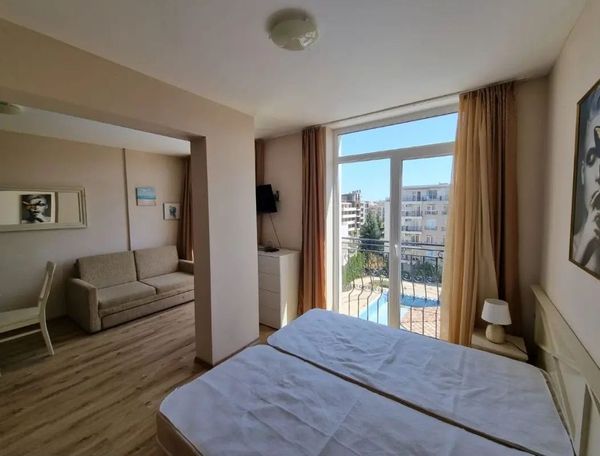 Studio dans résidence avec piscine à 8 mn de la plage