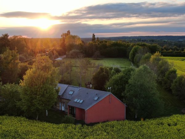 GRANDE LONGERE EN NORMANDIE AVEC PISCINE CHAUFFÉE ET FIBRE !