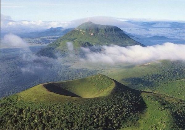 maison à Cournon-d'Auvergne, France au cœur des volcans