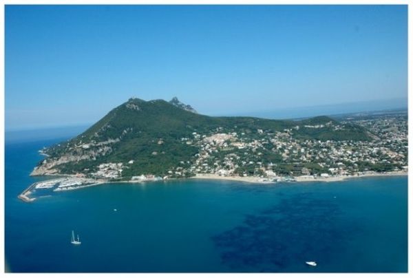 At the hearth of a National Park and astonishing beaches