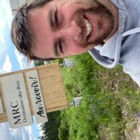 Super maison au bord de l’eau dans un beau village Québécois