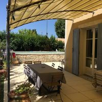 Maison de campagne dans le coeur d'un village provençale