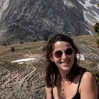 Joli appartement sous les toits, avec balcon, à 1 minute du métro 4 Marcadet poissonniers