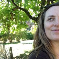 Maison ouverte sur la nature et sur une place non passante