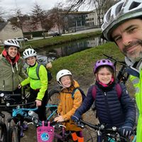 Grande Maison de famille en ville: Julien & Rose-Marie et leurs 3 filles!