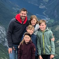 La maison de Sigmund, Anne and family