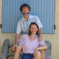 House in big garden & swimming pool close to Nimes, walking trails 300 meters from the house.