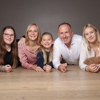 Votre base de vacances dans la banlieue de Cologne/Düsseldorf av sauna, pool, garage. GP adjustable