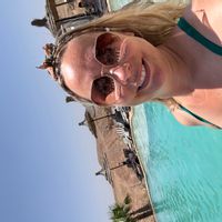 Chaleureuse maison à 9km de Bordeaux pour 8 personnes avec piscine.