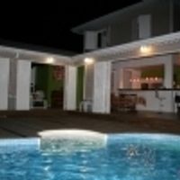 Joli bas de villa f2 avec Jacuzzi idéalement situé dans un écrin de verdure