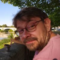 Grande maison familiale, avec un jardin, la Loire à 100m et le centre historique d'Orléans à 1 km.