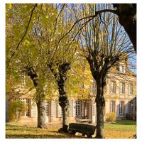 Maison historique dans l’Eure.Paris direct en train 1h-1h20 selon les heures de départ et d’arrivée.